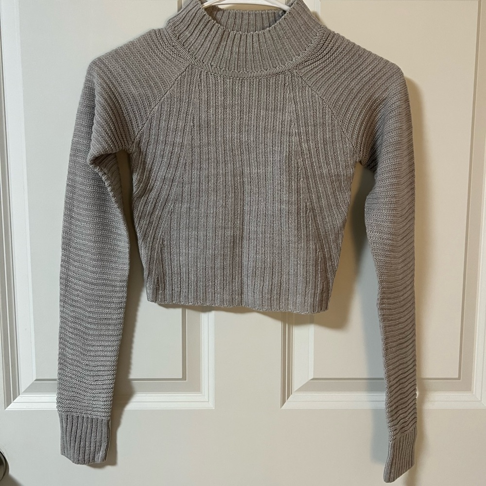 PLT Petite Grey Knit Long Sleeve Crop Top